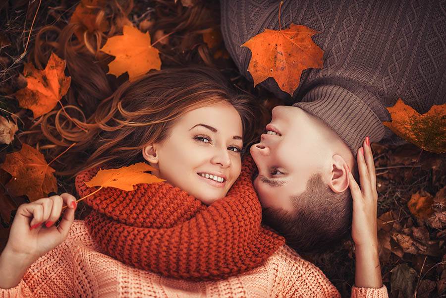 Couple in the leaves